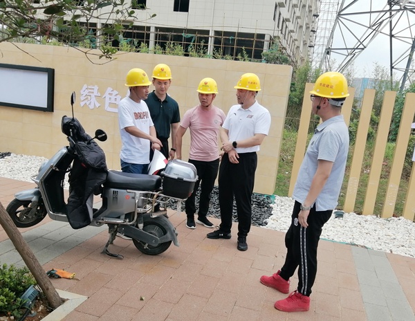 1623914498840230.jpg 南昌市政建設集團慰問端午堅守一線工人6002.jpg