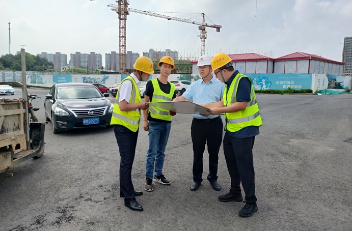 1629339913764671.jpg 南昌市政建設(shè)付海華前往市政公用城周邊市政道路項(xiàng)目檢查指導(dǎo)6911.jpg
