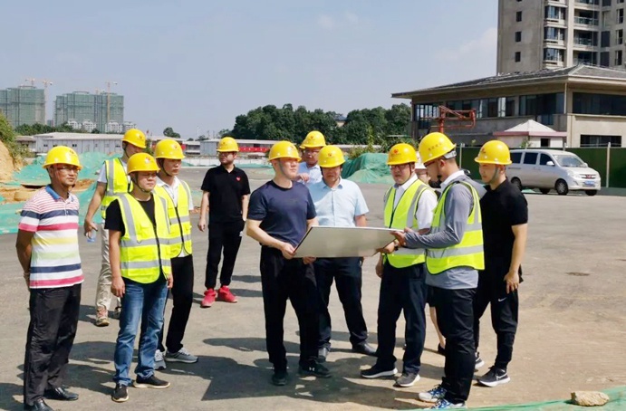 1633682479954371.jpg 南昌市政建設(shè)集團(tuán)深入基層看望國慶假期堅(jiān)守工作崗位一線員工6911.jpg