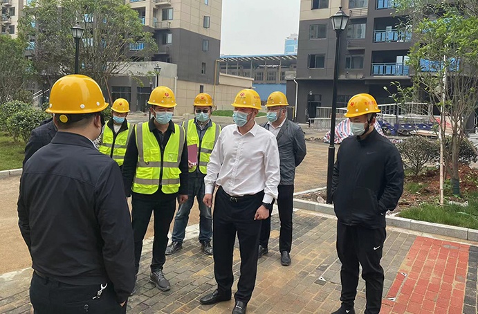 徐旭帶隊(duì)深入項(xiàng)目督導(dǎo)假期疫情防控、安全生產(chǎn)工作，看望慰問(wèn)一線職工02.jpg