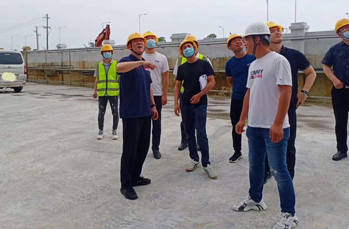 1654485122443999.jpg 徐旭帶隊(duì)前往S49楓生快速路提升改造工程秦坊安置房項(xiàng)目檢查慰問(wèn)6911.jpg