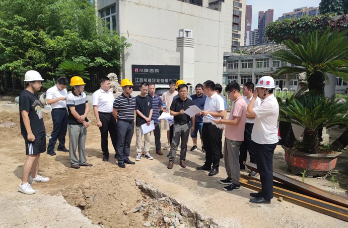 江龍到我司立行立改污水管網(wǎng)綜合改造工程調(diào)研指導