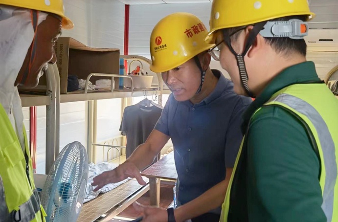 南昌市政建設(shè)集團領(lǐng)導(dǎo)深入一線進行消防安全專項檢查 南昌市政建設(shè)集團領(lǐng)導(dǎo)深入一線進行消防安全專項檢查