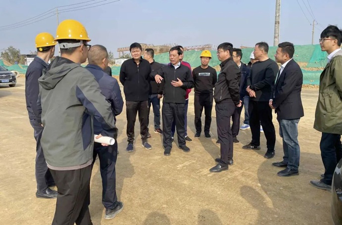 市政公用集團(tuán)萬義輝深入朱橋東路綜合管廊及基礎(chǔ)設(shè)施建設(shè)工程、昌東三路道路建設(shè)工程檢查指導(dǎo)