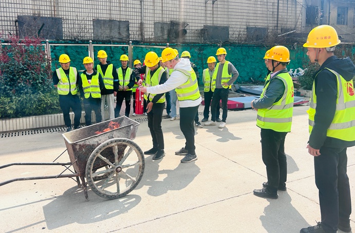 青云譜區(qū)舊改排水工程開(kāi)展消防安全應(yīng)急演練 青云譜區(qū)舊改排水工程開(kāi)展消防安全應(yīng)急演練