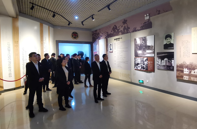 南昌市政建設集團黨員方志敏烈士陵園“緬懷革命先烈 傳承紅色基因”聯(lián)合主題黨日 南昌市政建設集團黨員方志敏烈士陵園“緬懷革命先烈 傳承紅色基因”聯(lián)合主題黨日