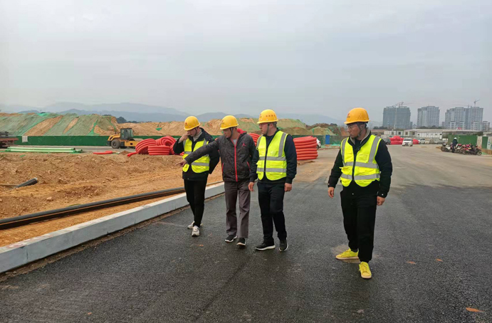 五一勞動(dòng)獎(jiǎng)?wù)芦@得者項(xiàng)目黨支部書記、副總工程師周天奇