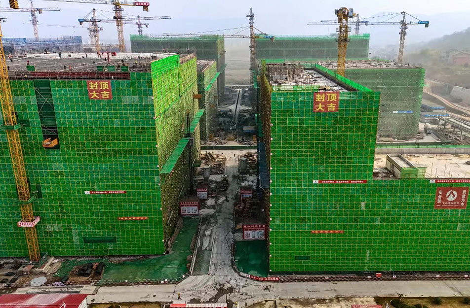 上饒市高新區(qū)標(biāo)準(zhǔn)廠房建設(shè)項目順利封頂 上饒市高新區(qū)標(biāo)準(zhǔn)廠房建設(shè)項目順利封頂