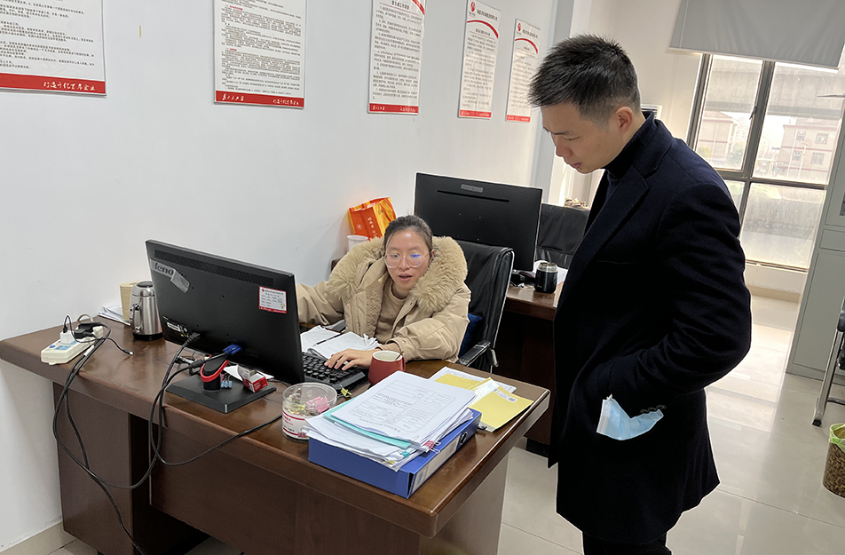 監(jiān)督檢查不放松 糾治“四風(fēng)”不停歇 監(jiān)督檢查不放松 糾治“四風(fēng)”不停歇