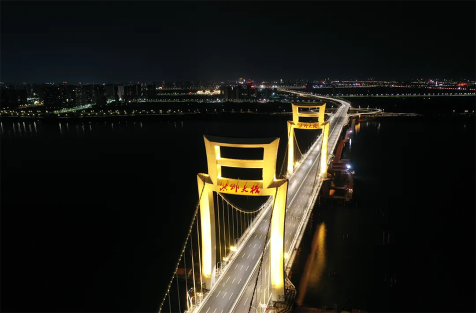 洪州大橋燈光璀璨 點亮南昌新風采 洪州大橋燈光璀璨 點亮南昌新風采
