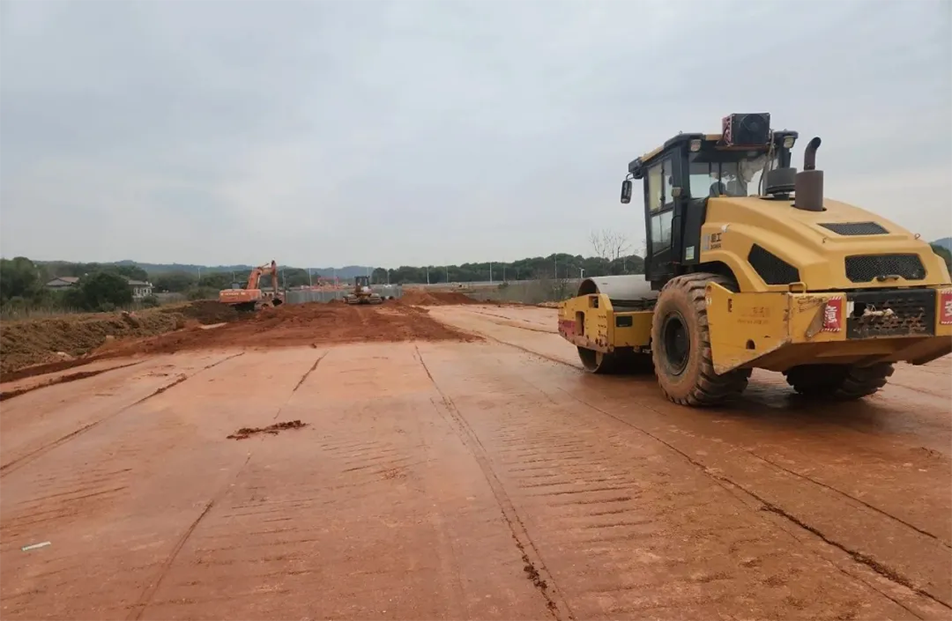 云翔大道項(xiàng)目路基全線貫通 | 飽和式施工加速推進(jìn)，助力區(qū)域交通升級(jí)