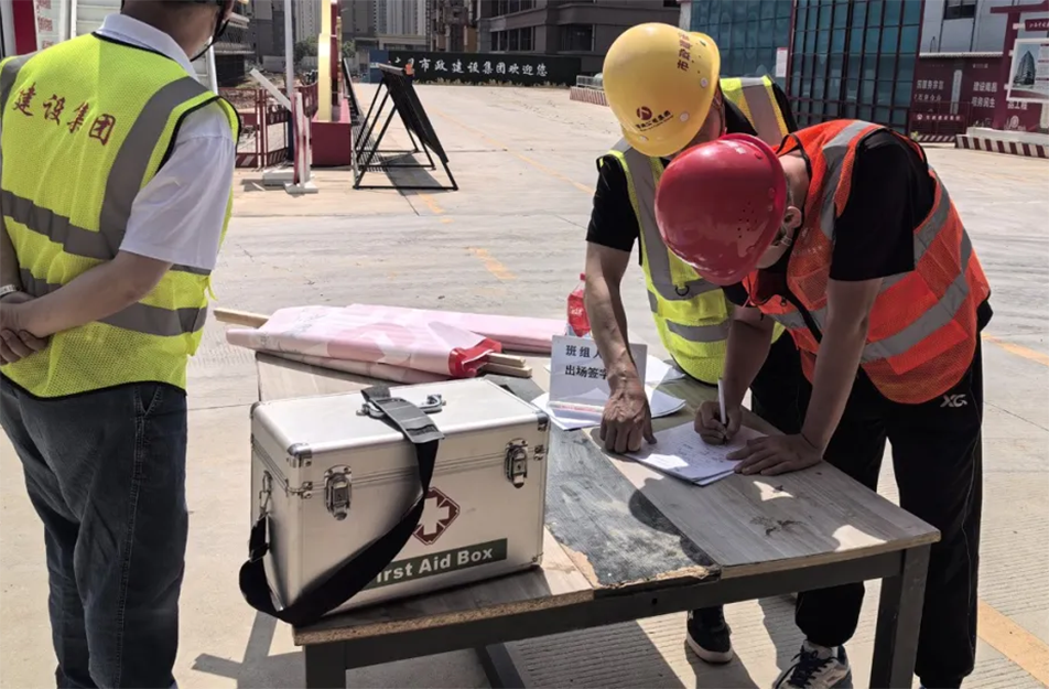 南昌市政建設(shè)集團(tuán)開展年中質(zhì)量安全大檢查 16個(gè)項(xiàng)目發(fā)現(xiàn)18項(xiàng)優(yōu)秀實(shí)踐